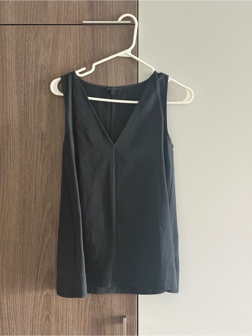 COS Sleeveless V-Neck Black Women’s Top